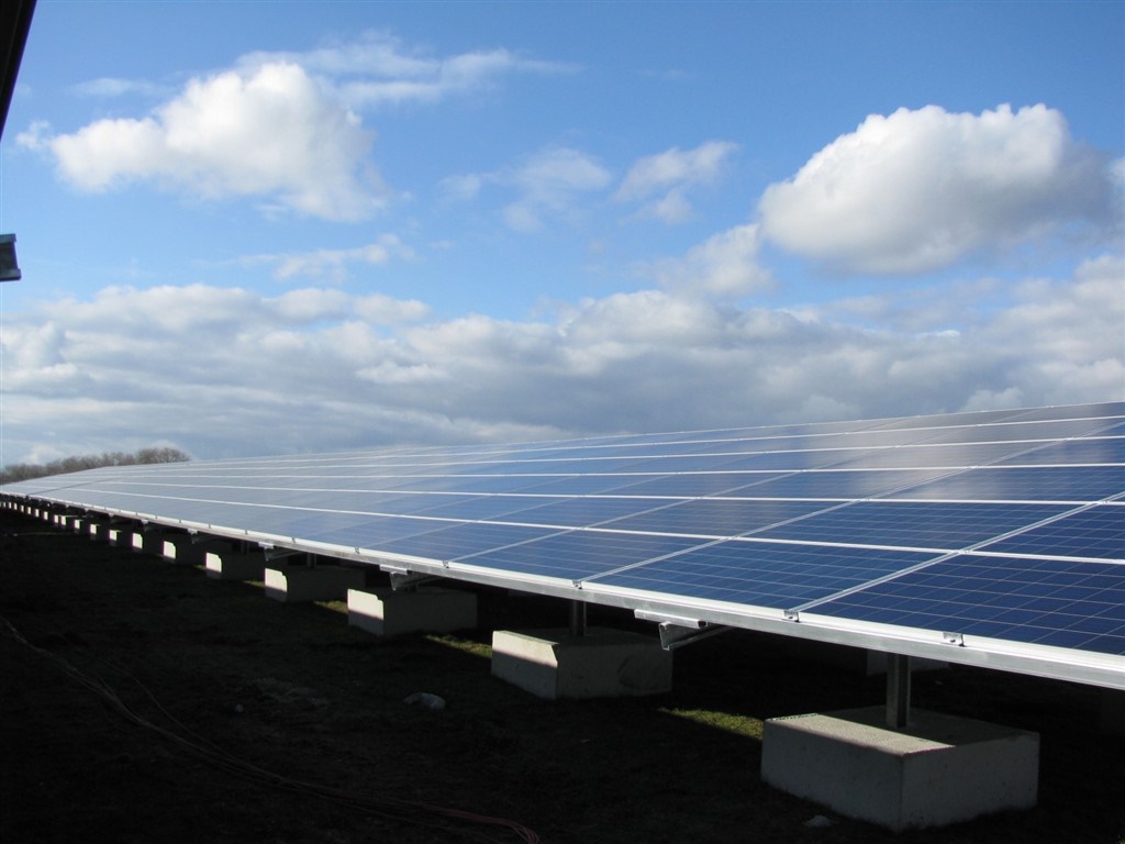 Freiflächenanlage in Tangermünde mit 2.050 kWp am Netz